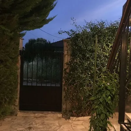 Contemporary With Bbq In North Evia